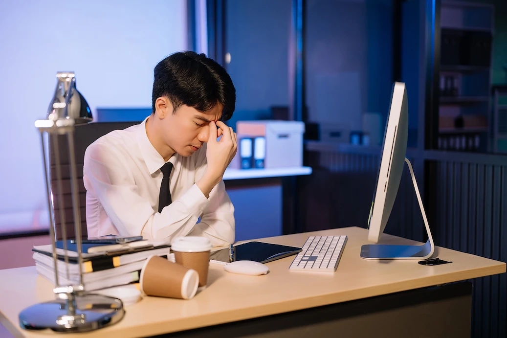 20260310_132955_20260120-162407-overtime-work-concept-sclae-1-1.webp